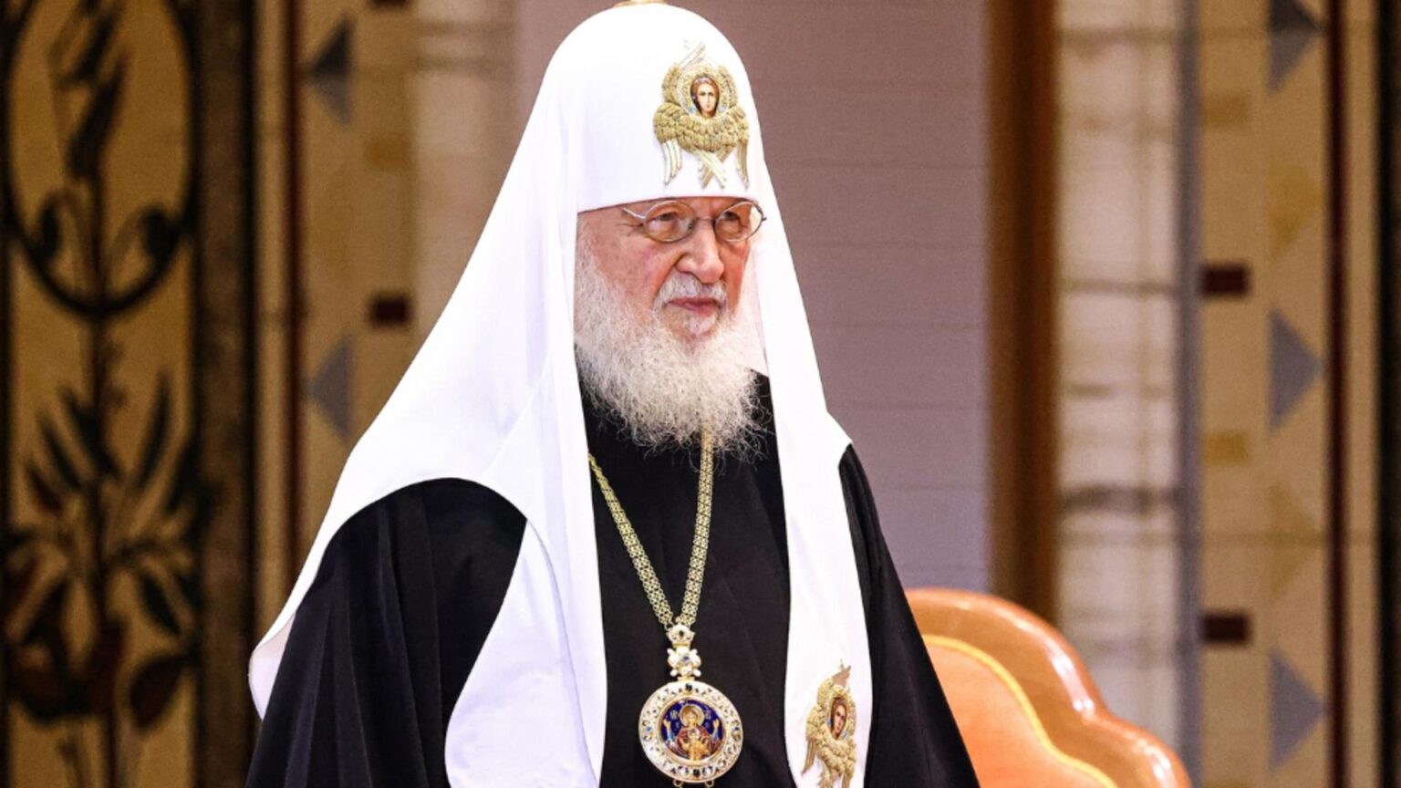 a fost descoperita amanta secreta a patriarhului kiril verisoara indepartata il insoteste in deplasarile externe si ii administreaza averea 694aa283de8dc