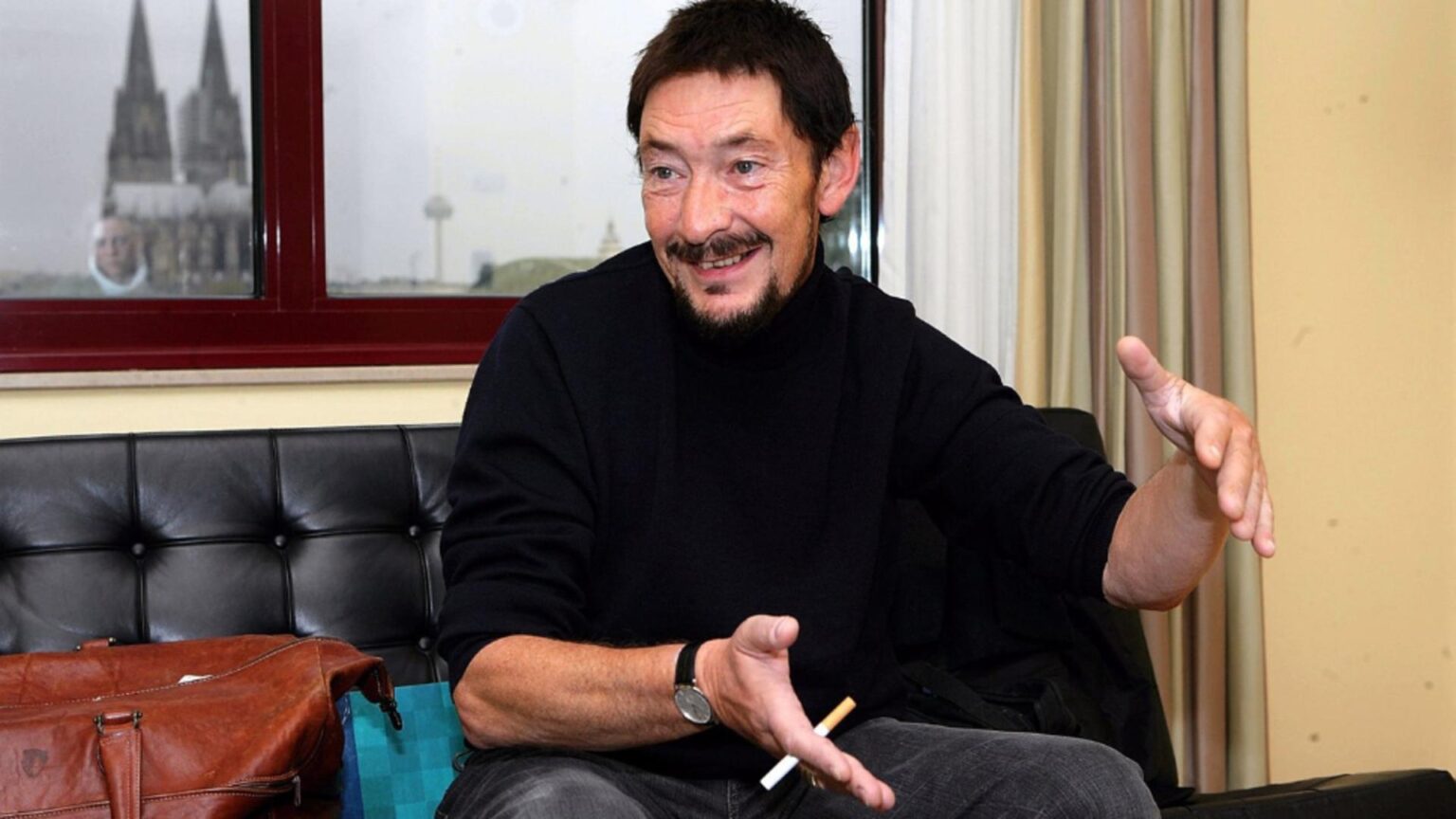 a murit cantaretul britanic chris rea potrivit familiei artistul in varsta de 74 de ani a decedat la spital 694963cbee3b6