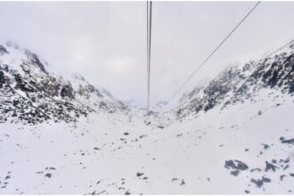 accesul la balea lac in muntii fagaras nu este inca posibil se lucreaza la repornirea transportului pe cablu 6952800ec7067