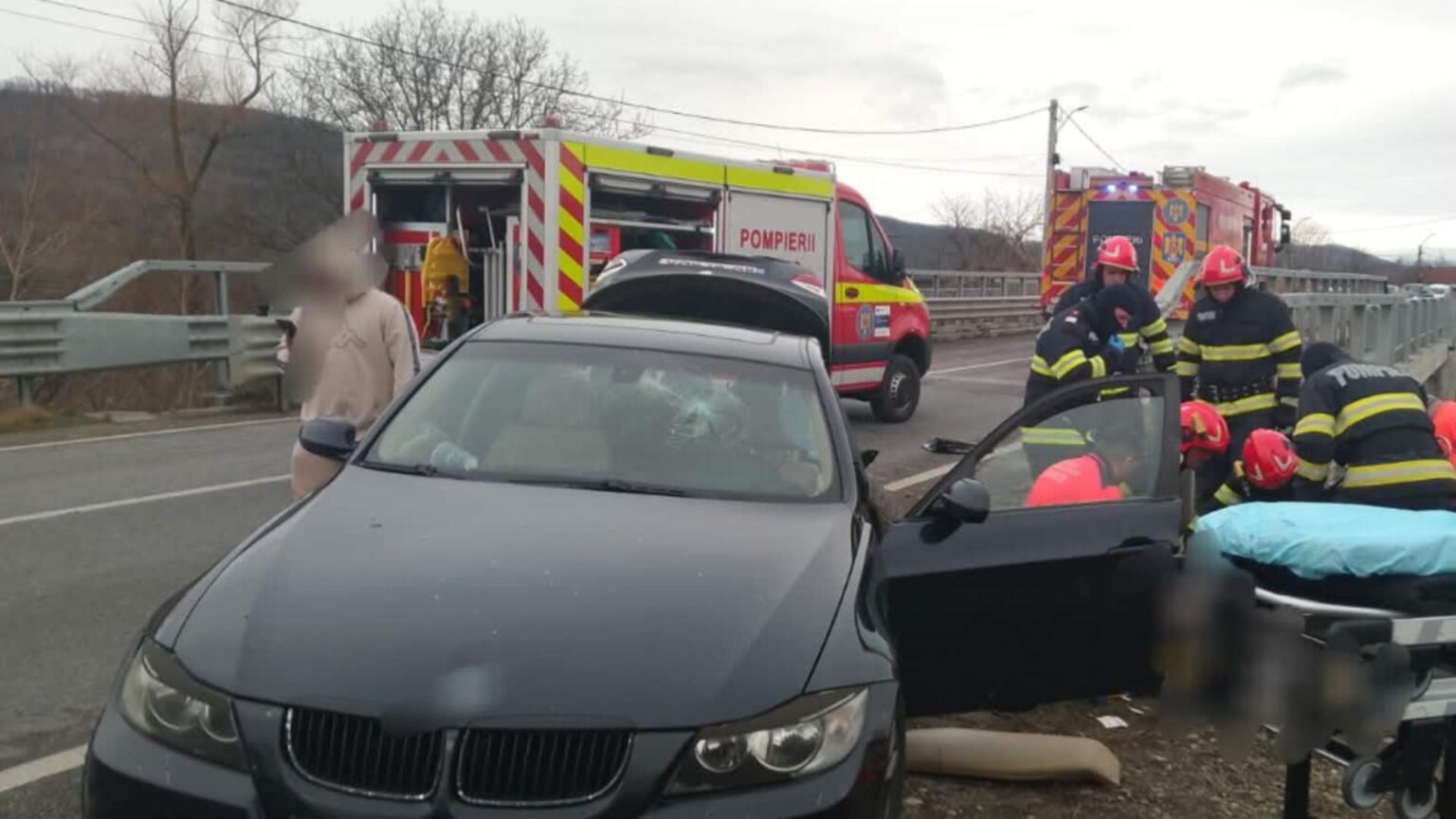 accident grav pe o sosea din arges o persoana este resuscitata video 694d1edd11457