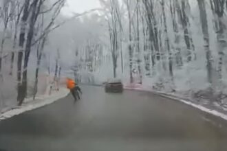 accident teribil pe o sosea din judetul iasi un tanar a murit dupa ce a intrat cu motocicleta intr un stalp video 69537261f289e