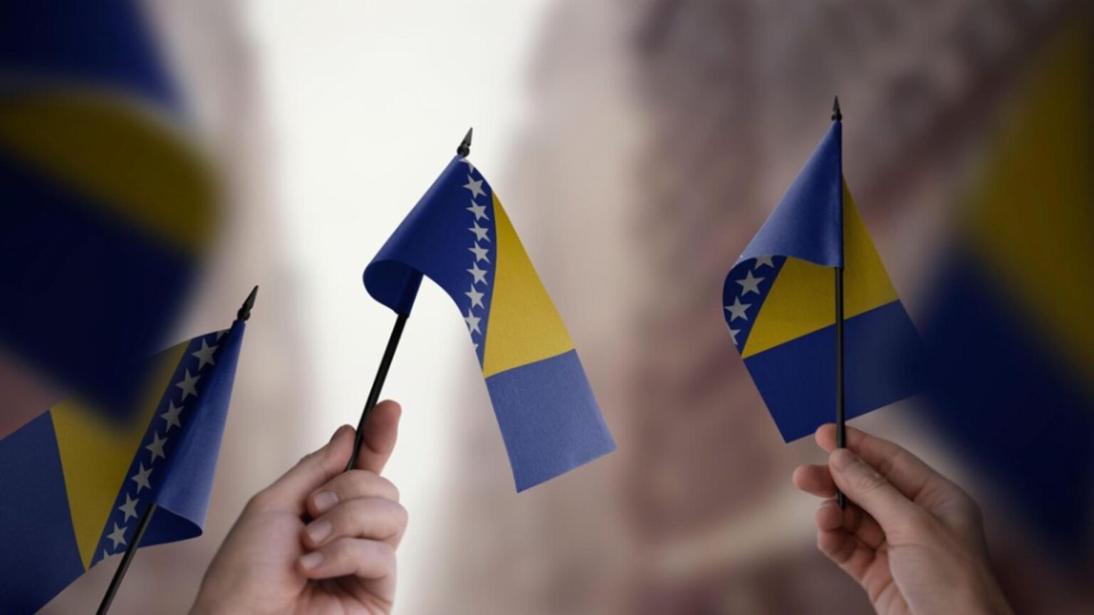 anulare partiala a alegerilor din bosnia din cauza neregulilor diferenta dintre cei doi contracandidati este de sub 10 000 de voturi 694c36d7754ac