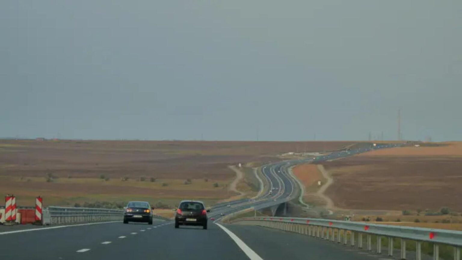 autostrada a2 inchisa temporar dupa ce resturi de animale au fost imprastiate pe carosabil 6939ed52866bc