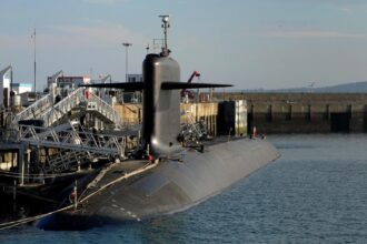 baza de submarine nucleare din franta sub asediu aerian militarii au deschis focul 6932f803abb64