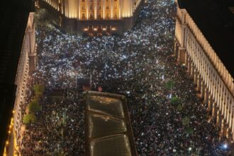 bulgaria sta pe un butoi de pulbere zeci de miin de oameni nemultumiti de masurile fiscale cer in strada demisia guvernului video 693a5589a8c51