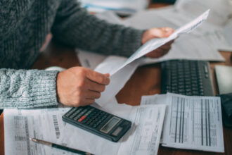 ccr a validat pachetul fiscal impozite mai mari la locuinte terenuri masini si dividende din 2026 cum vor fi afectati romanii 69396e99e1027