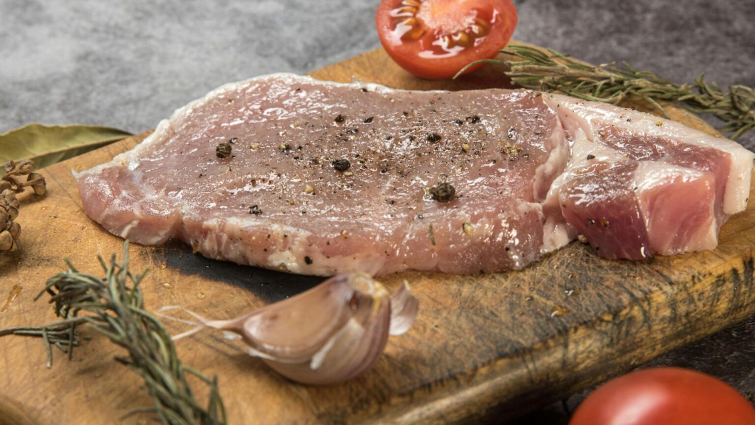 ce trebuie sa faci cu carnea pentru a se fragezi si a avea un gust aparte trucul pe care trebuie sa l cunoasca toate gospodinele 6932920b447b8