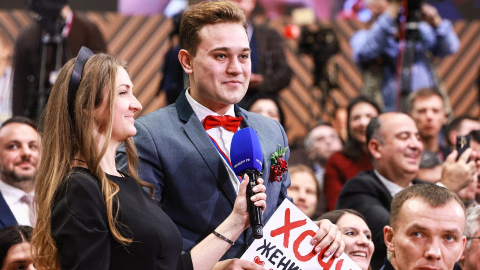 cerere in casatorie la conferinta lui putin reactia neasteptata a presedintelui rus video 69455db0bfa73