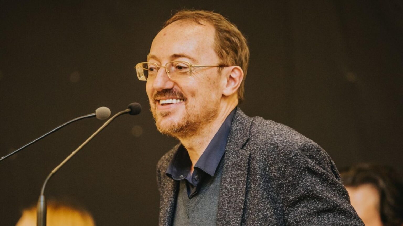 clement sava senator pace craciunul este despre a ne privi unii pe altii cu mai multa intelegere despre a intinde o mana celui aflat in nevoie 694c0cb9afa53