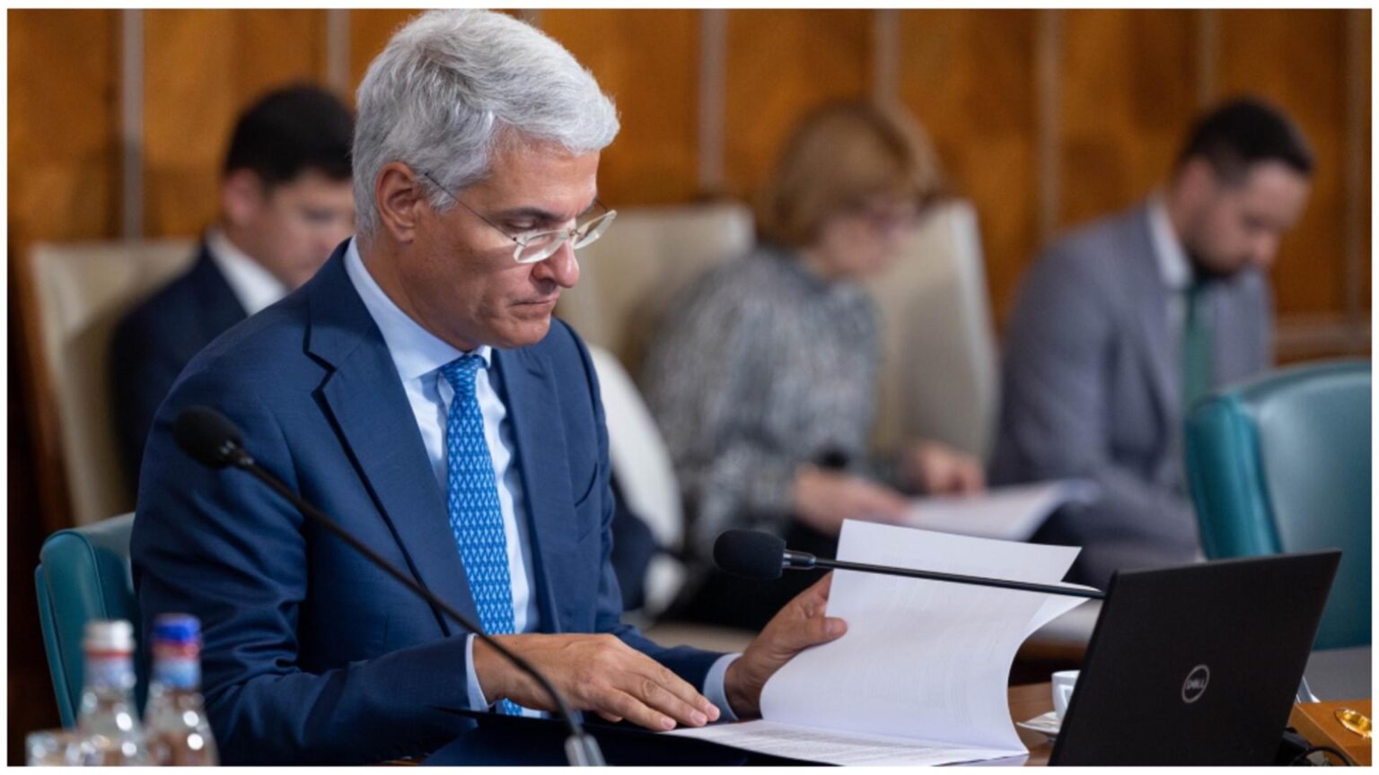 conflict de interese in guvernul lui bolojan dragos paslaru isi da singur contracte lui 6941355dd63a9