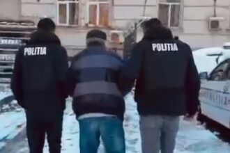 crima de craciun barbat de 68 de ani retinut dupa ce si a ucis sotia in bataie a chemat o asistenta sa o ingrijeasca dar era deja moarta 694ecf405cc79