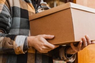 escrocheria cu coletul face ravagii in prag de sarbatori cum ajung vecinii pioni in jocul escrocilor 694563eb0e27f