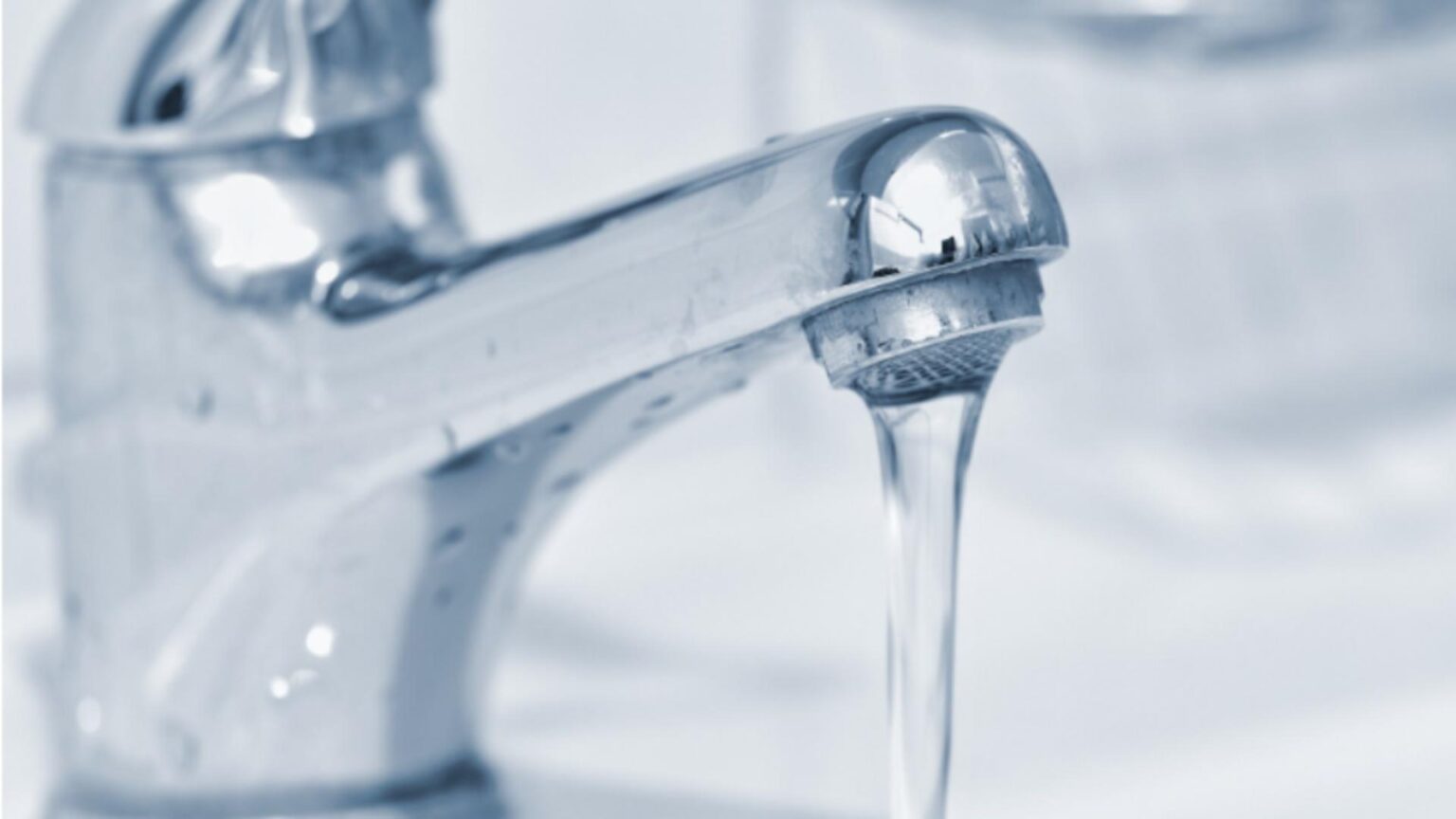 esz prahova incepe sa livreze apa catre populatie si industrie dupa 37 de zile de criza la paltinu 693149f8cc15e