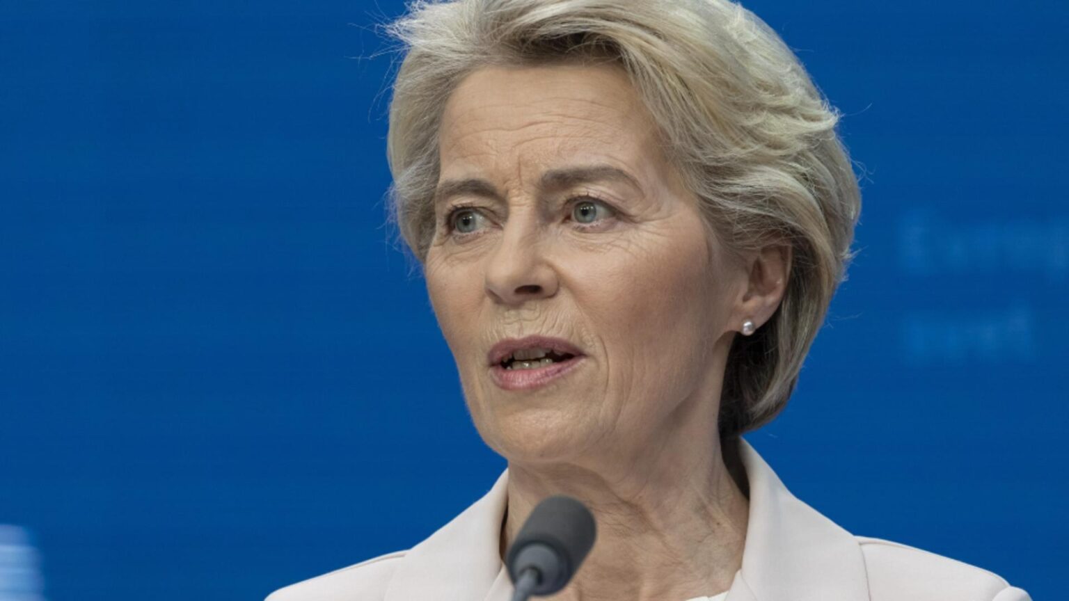 fermierii care au protestat la bruxelles au castigat ursula von der leyen anunta suspendarea acordului merkosur 6944e0c77b50d