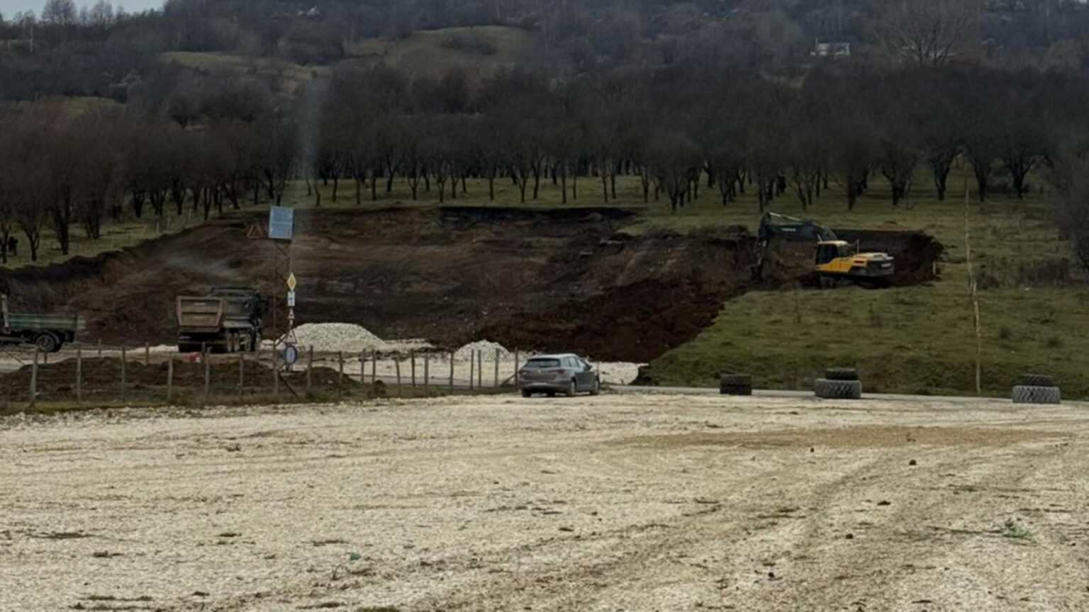 halucinant doi antreprenori au facut parcare inalbia unui rau garda de mediu a intervenit la timp foto 6939adf9e76fe