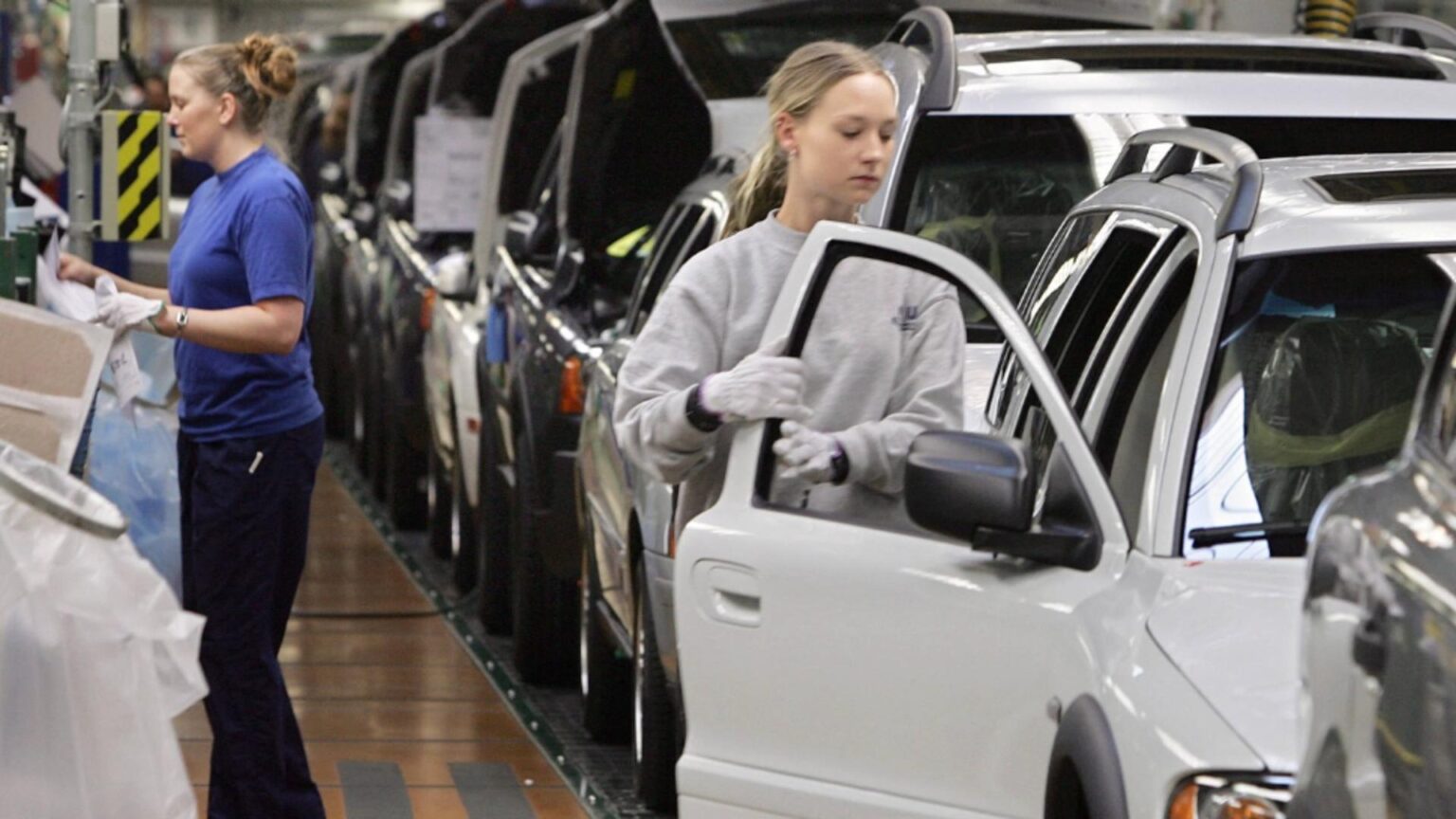 inca o companie din industria auto romaneasca pune lacatul pe fabrici si concediaza oamenii 69470c2ae89e5