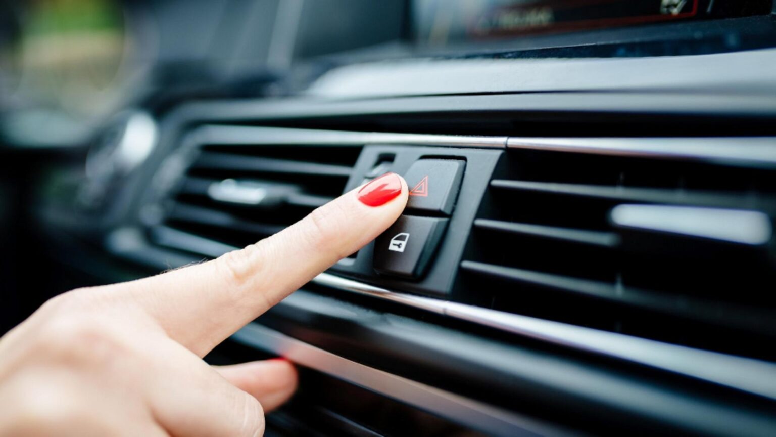 legal sau doar un obicei adevarul despre folosirea avariilor pentru o oprire scurta la magazin ce risti daca te vede politia 6936edac9566d