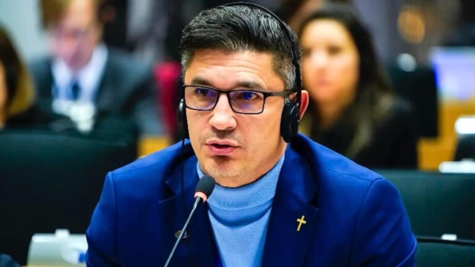 luis lazarus impostorii politrucii si combinatorii fac tara praf in timp ce patriotii intra la puscarie video 693886e762ea8