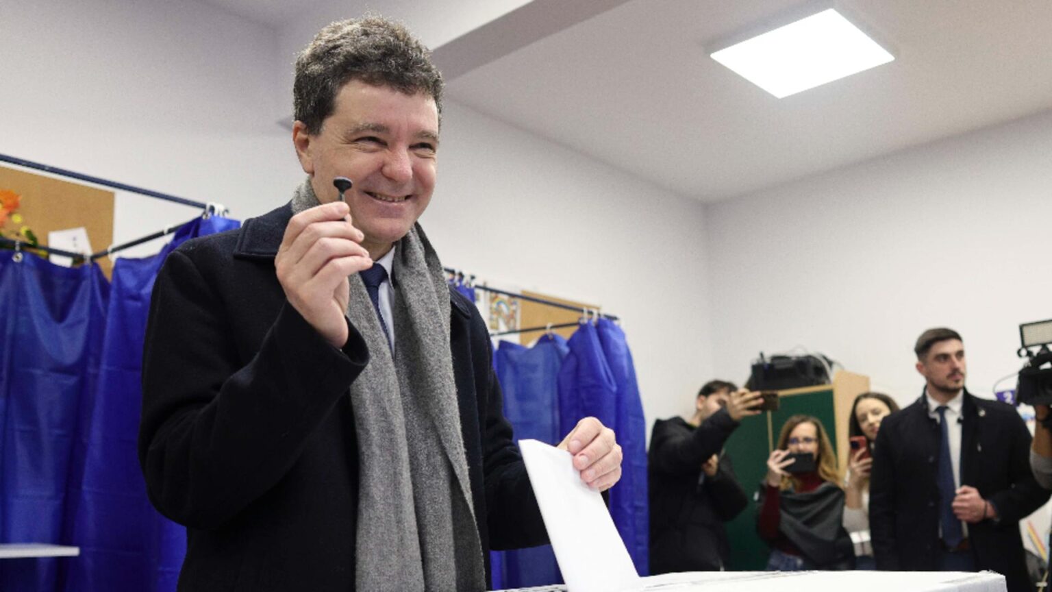 nicusor dan dupa rezultatul alegerilor bucurestenii au ales un primar trebuie sa i dam acum mijloacele de a guverna orasul 6936c94d4467b