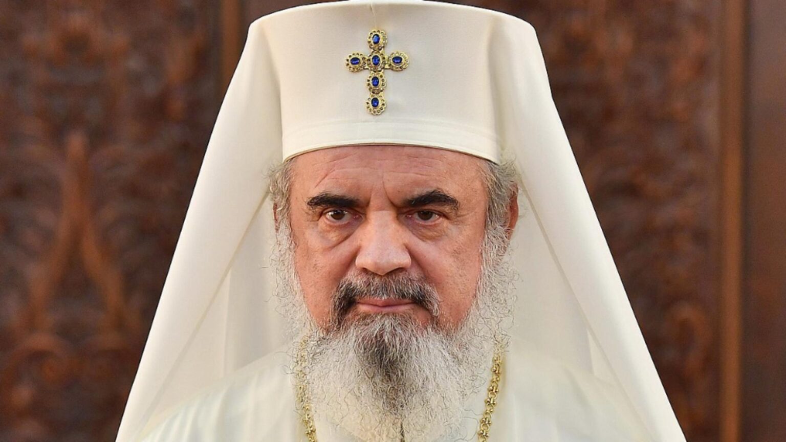 patriarhul daniel mesaj de binecuvantare pentru romani la inceput de an nou si boboteaza video 6953b65f24591