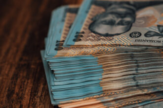 peste 2 miliarde de lei vor merge catre sanatate si ministerul afacerilor externe ce datorii plateste guvernul 694403e285b6b