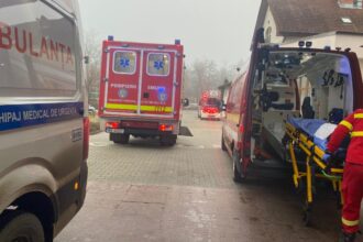 plan rosu de interventie dupa ce plafonul unui hotel din sibiu s a prabusit peste o piscina este posibil ca oameni sa fie prinsi sub daramaturi video 694aa03ce2f85