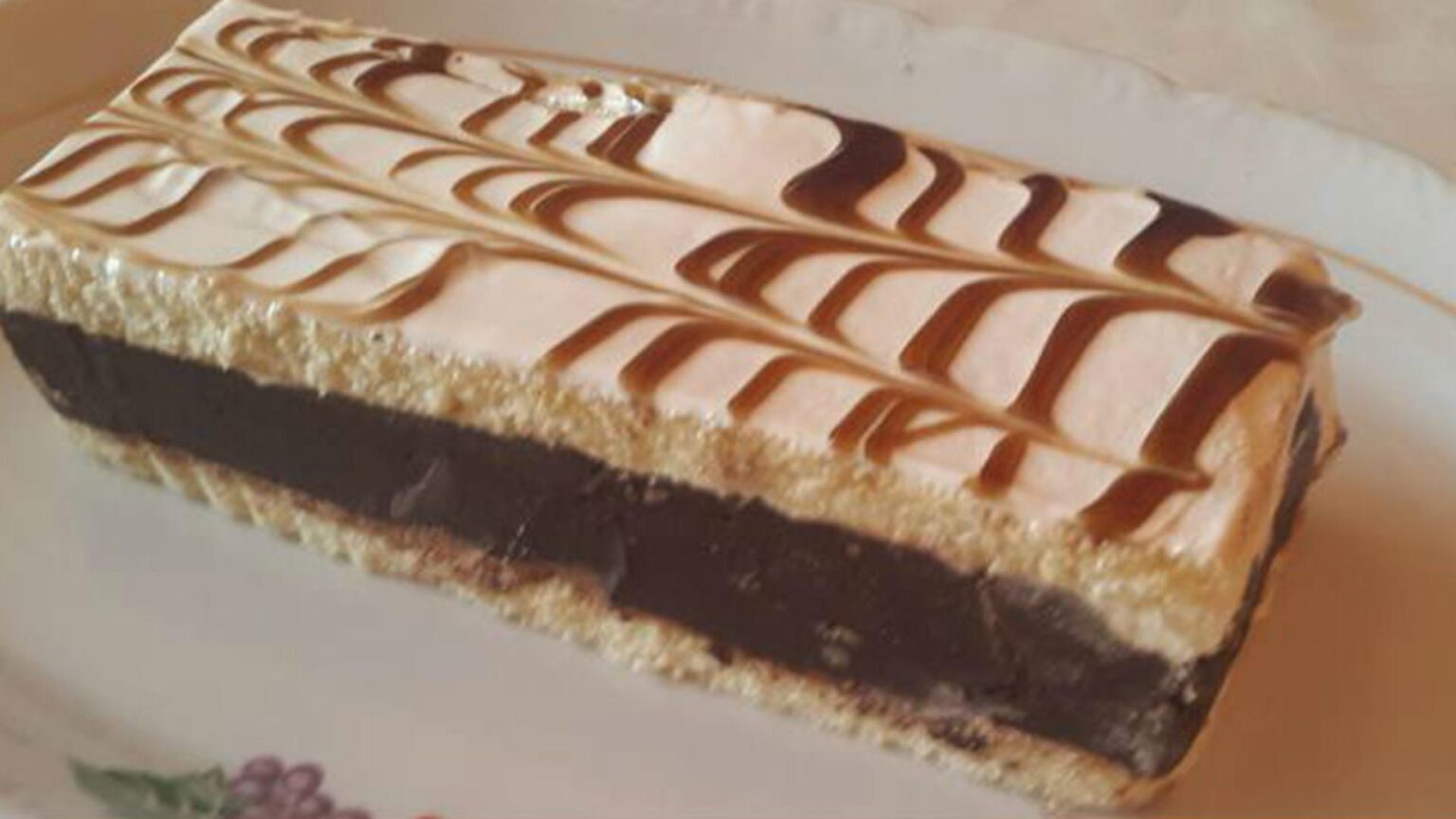 prajitura kati desertul pe care il pregatesc de sarbatori gospodinele din ardeal este nelipsita de pe mesele festive 694a59ee45c62