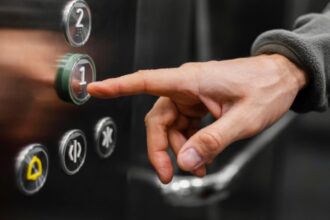 proiect revolutionar depus in senat instalarea de lifturi in blocurile de patru etaje construite inainte de 1990 6945988f9c765