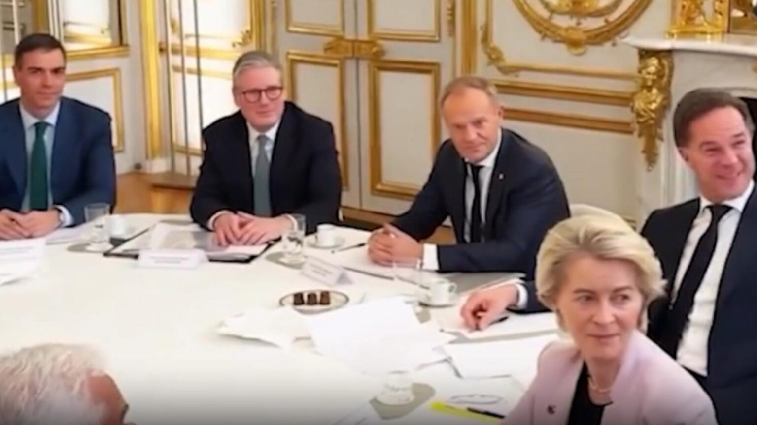 raportul care lanseaza un avertisment dur catre occident ue trebuie sa se reformeze rapid sau va deveni irelevanta 69450ffe3d856