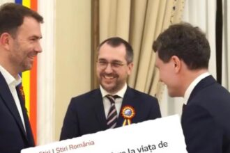 scandalos rezistii se lipesc de nicusor dan din nou si il folosesc in campanie cum l au prins la cotroceni cum si au facut clip electoral 692f466ad7ea9