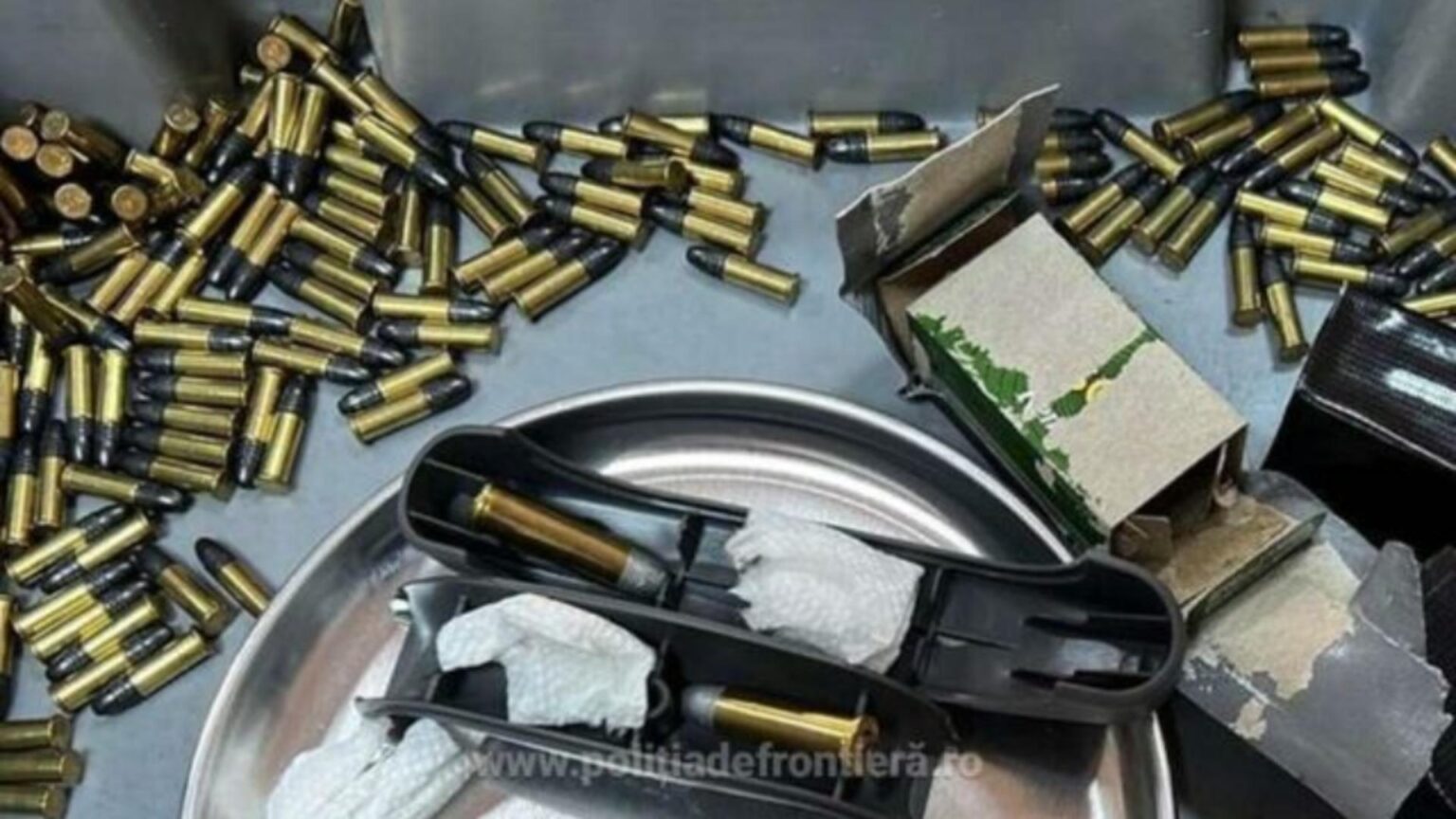 se intampla in germania 20 000 de cartuse furate dintr un camion nepazit soferul dormea la hotel 692ef814b3831