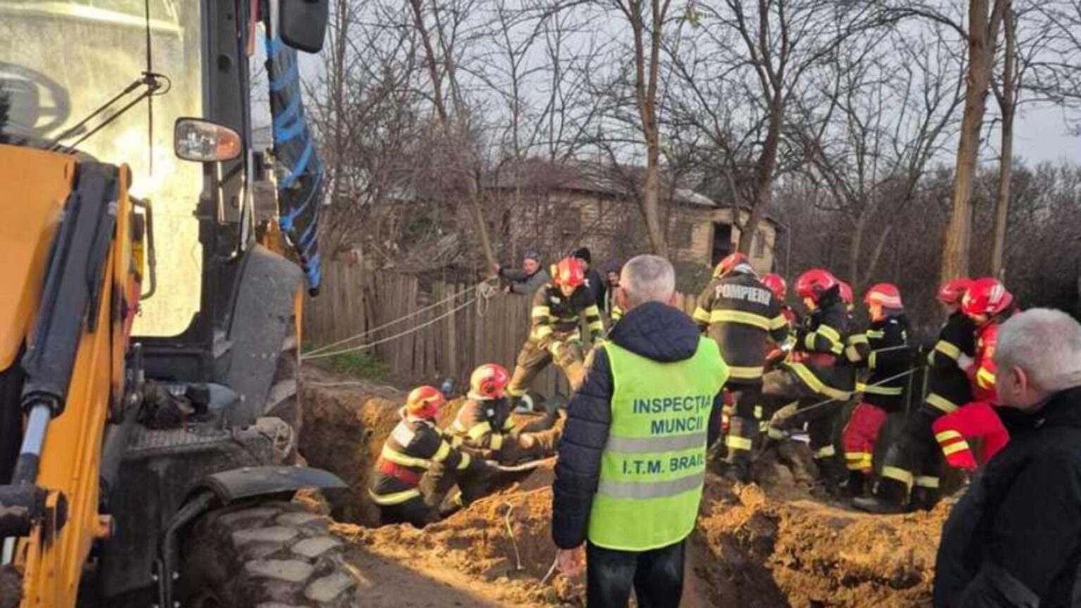 tragedie in judetul braila barbat mort dupa ce a fost prins sub un mal de pamant in timpul unor lucrari la canalizare 693aef1830c7b