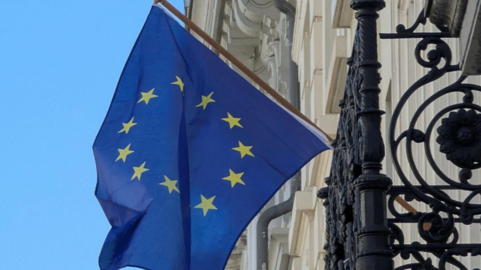 ue avertizeaza israelul ca suspendarea ong urilor din fasia gaza va impiedica furnizarea de ajutoare vitale 69550c9178a6b