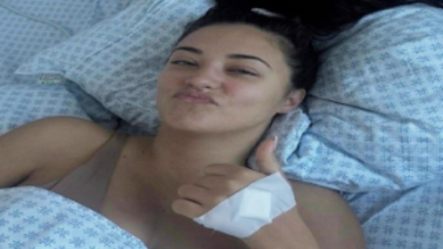 una dintre cele mai apreciate cantarete din romania a trecut prin iad din cauza unei operatii estetice decizie proasta 693d7d267fcd0