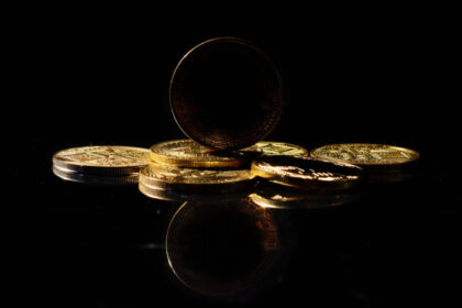 zece mari banci europene vor sa lanseze in semestrul doi din 2026 o moneda digitala stabila legata de euro 692ff267401e5