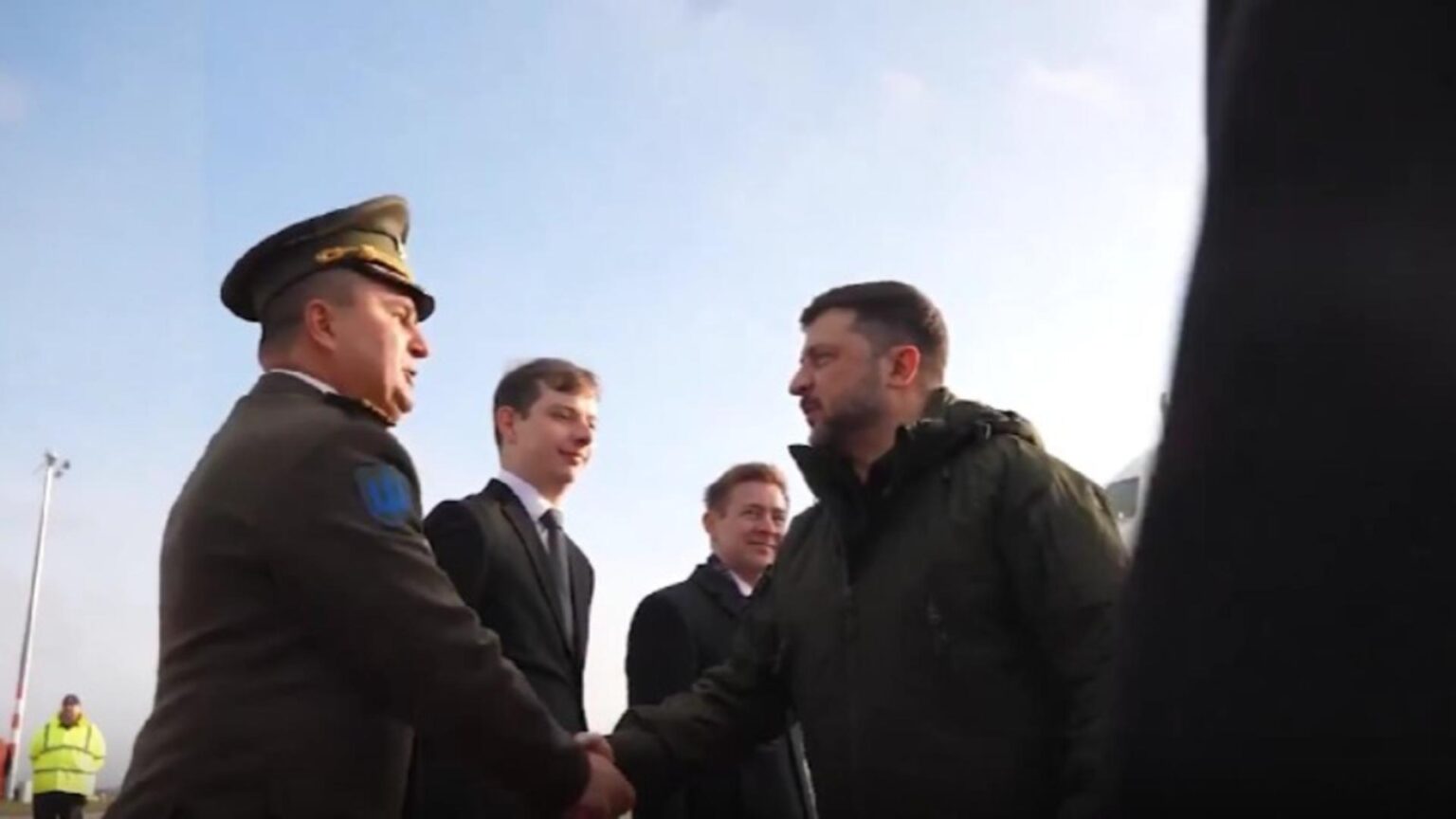 zelenski cinci ore de negocieri la berlin ce s a decis 693fc2b07305e