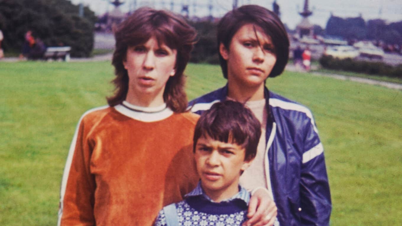 6 everyday things 70s and 80s kids were expected to learn all on their own 697a113235d9b