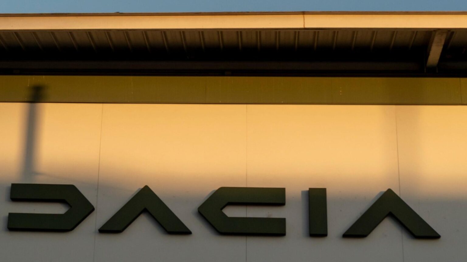 amenzi uriase pentru dacia si renault dupa o intelegere secreta privind angajatii 69650d6c9cdd9