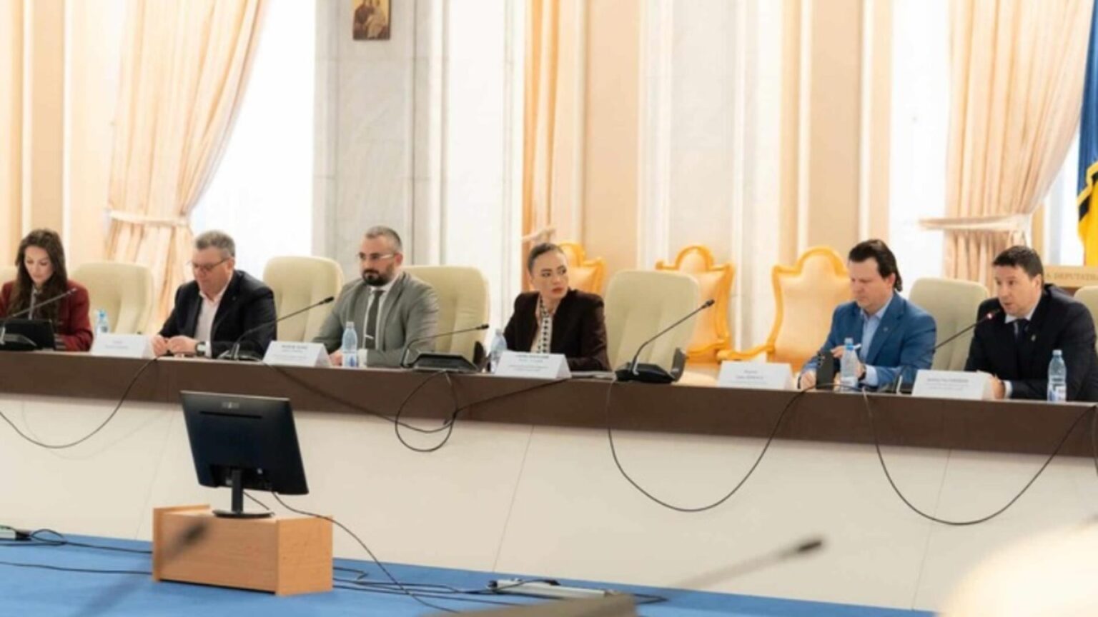 aur acuza institutii ale statului sfideaza parlamentul si refuza sa dea explicatii despre anularea alegerilor romanii merita sa cunoasca adevarul 6978e00c185fd