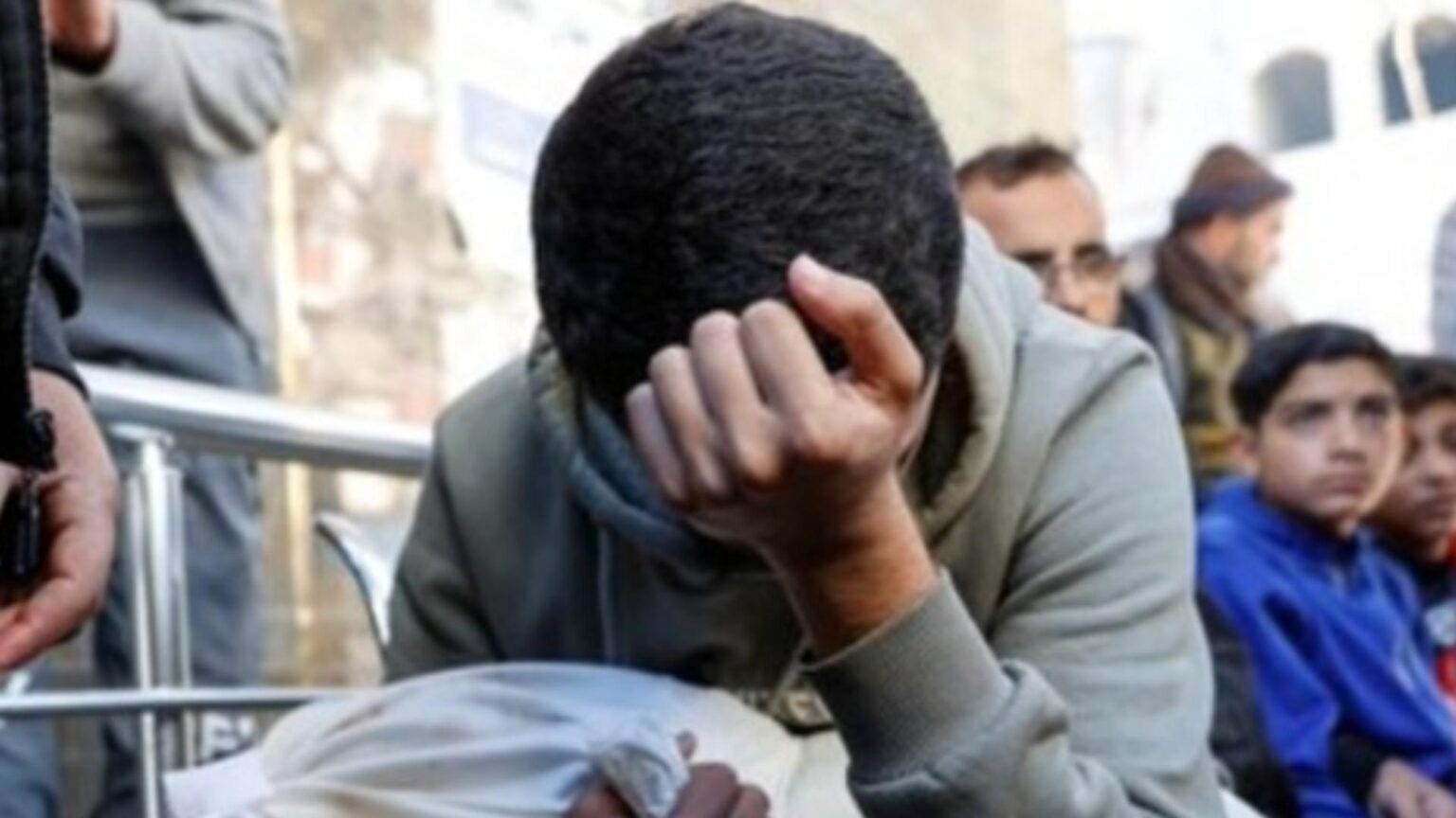 cel putin 13 morti printre care cinci copii in urma unor atacuri aeriene devastatoare unde s a produs tragedia video 6960bca787009