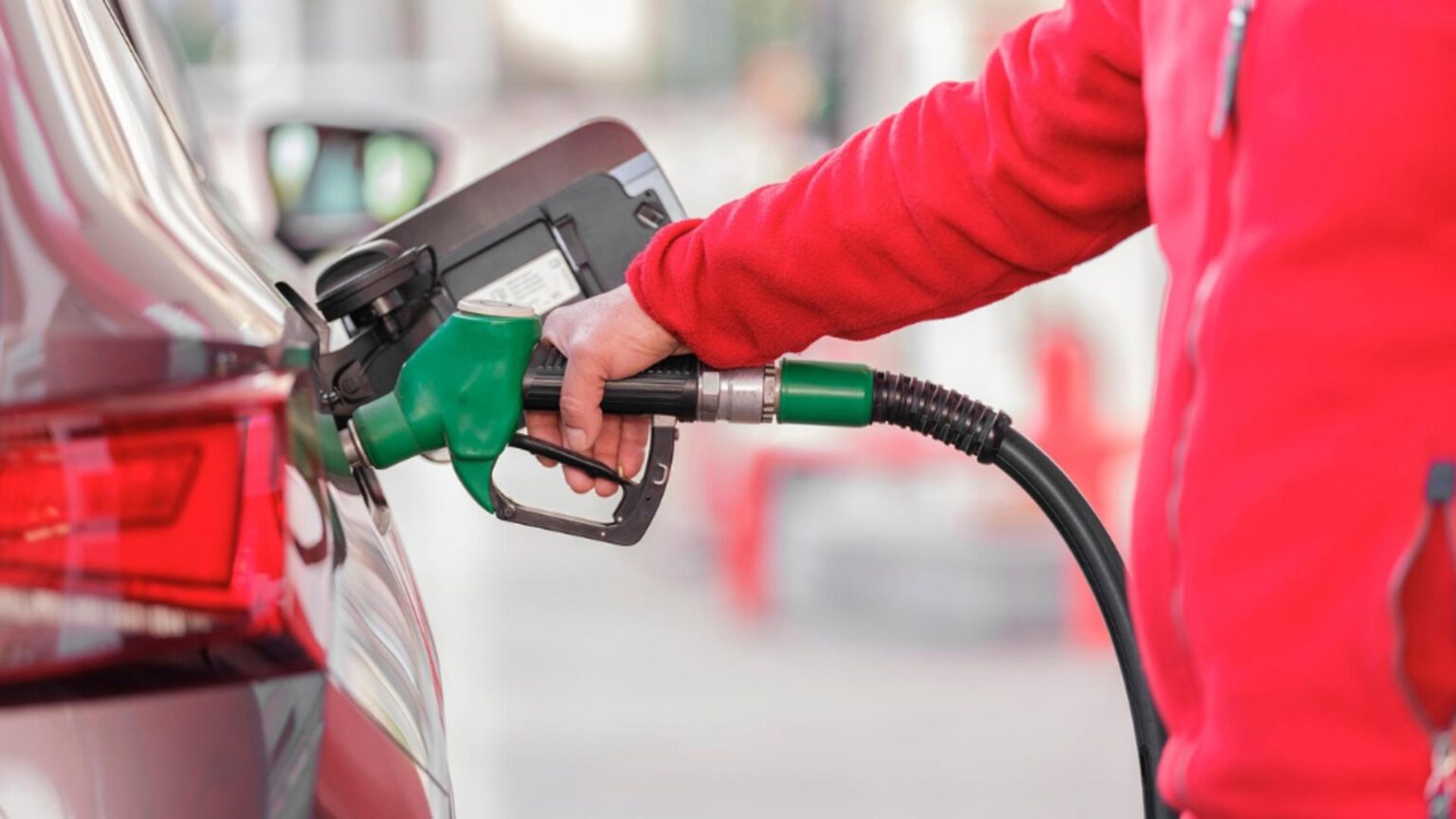 criza fara precedent oameni inscrisi de luni intregi pentru benzina un barbat s a inscris la coada in urma cu 3 luni iar acum se afla pe locul 5 052 69601c0fa560a