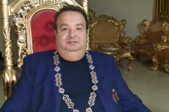 de la sibiu spre biroul oval regele cioaba se autoinvita la trump pentru a pune natiunea roma la masa greilor lumii 6973ba98c468f