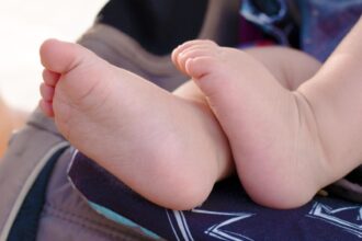 descoperire cutremuratoare la frontiera austriei un nou nascut fara viata abandonat dupa sosirea unui autocar din romania 696fb809977f1