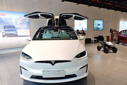 elon musk a anuntat ca tesla nu va mai produce cele mai scumpe modele ale sale compania isi dubleaza investitiile in roboti optimus 697b227de77cb