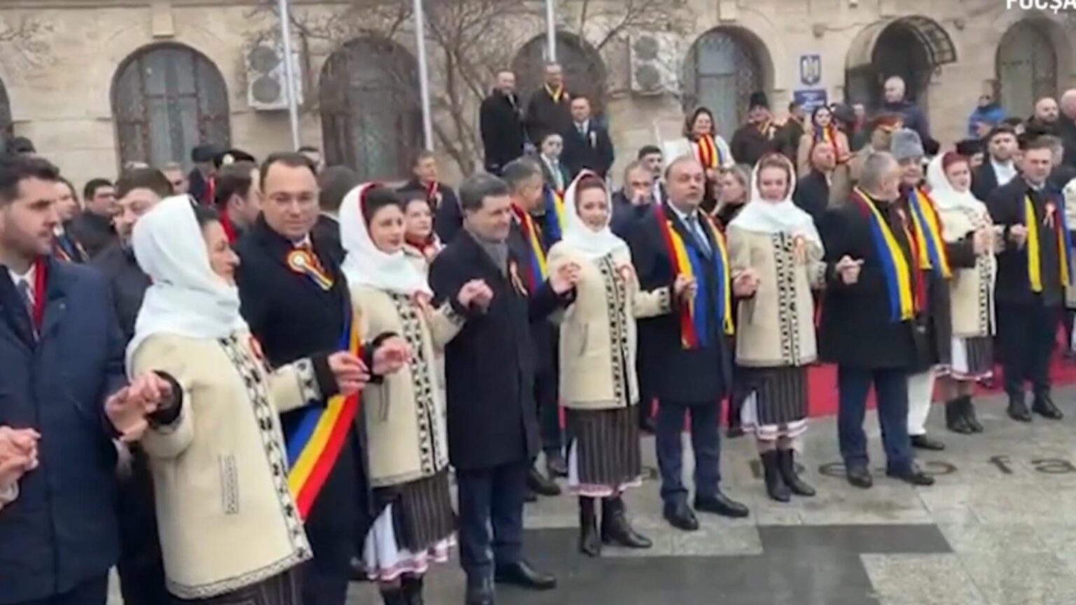 esec total de ziua unirii principatelor romane nicusor dan huiduit copios la iasi si focsani video 6974e427330da