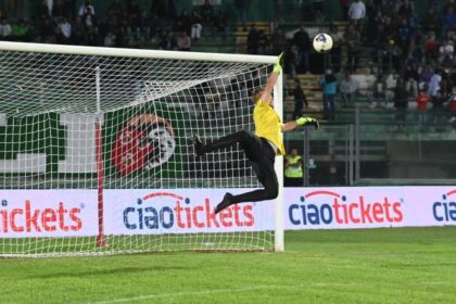 exclusiv portarul romano italian care a jucat la juventus torino si bari transfer definitiv in romania 6960f7ee838cf