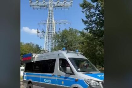 fanaticii climei au lasat in bezna capitala europeana cine sunt extremistii care au lasat berlinul in intuneric 695d6aeb8912c