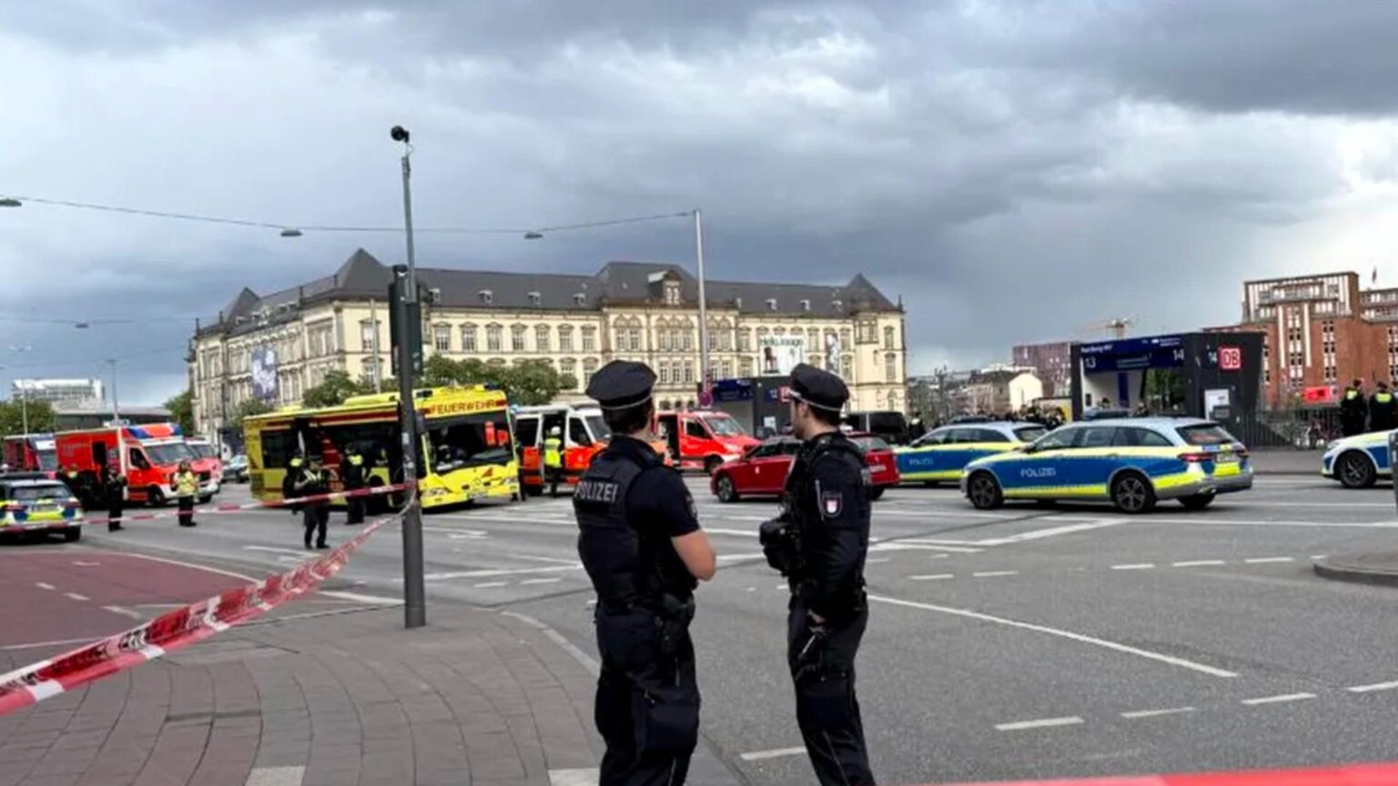 femeia care a injunghiat 15 persoane in gara din hamburg nu va fi judecata penal care este decizia magistratilor 697870c7dc01f