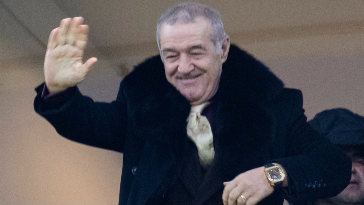 foto gigi becali a aterizat la bucuresti unde a fost patronul lui fcsb 696e606487239