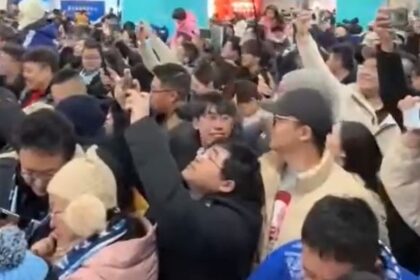 galerie foto gestul superb facut pentru nicolae stanciu in china de catre conducerea clubului nici fanii nu s au lasat mai prejos 6978ac309f152